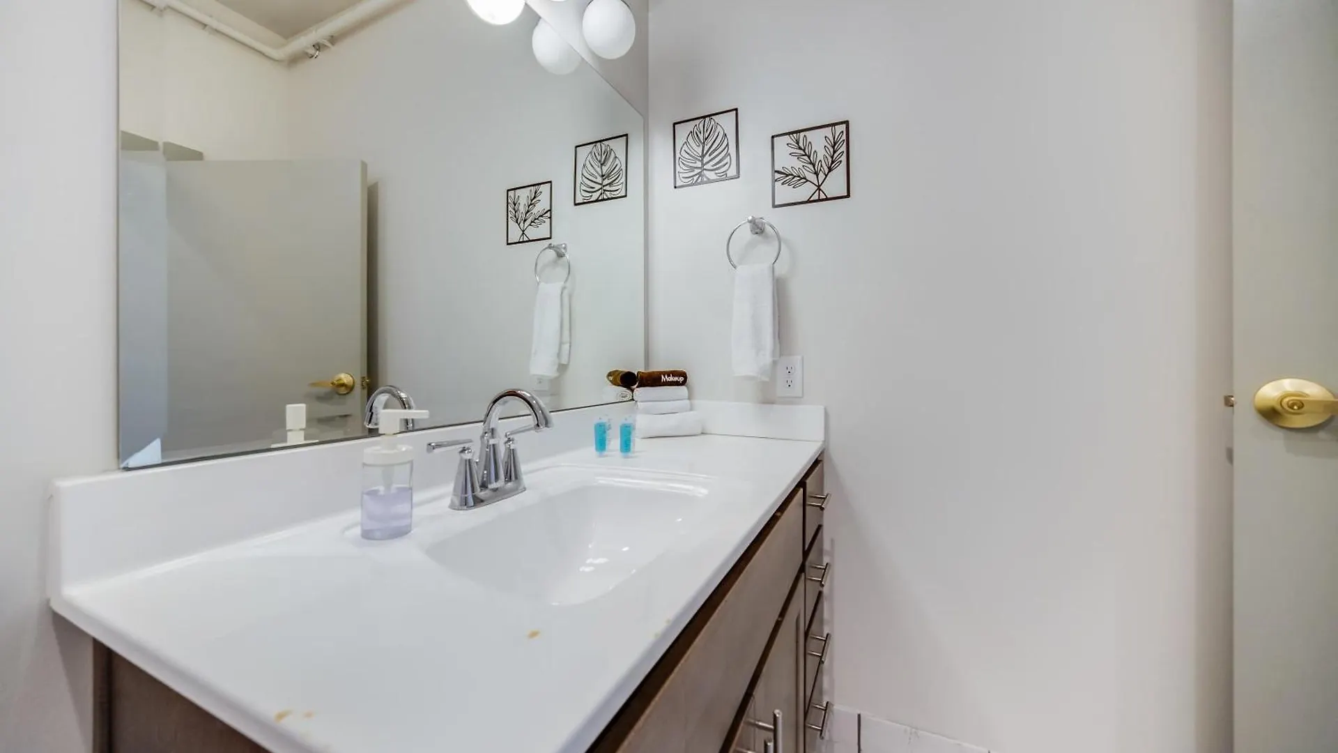 Bright And Modern Studio In Louisville # 112 0*,  United States